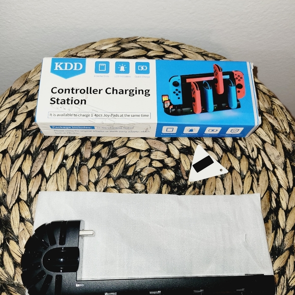 Controller Charging Station with 4pc Joy- Pads at the same time - Picture 2 of 3
